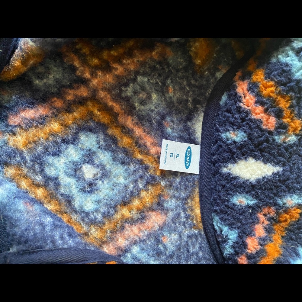 Patterned fleece pullover - Picture 3 of 4